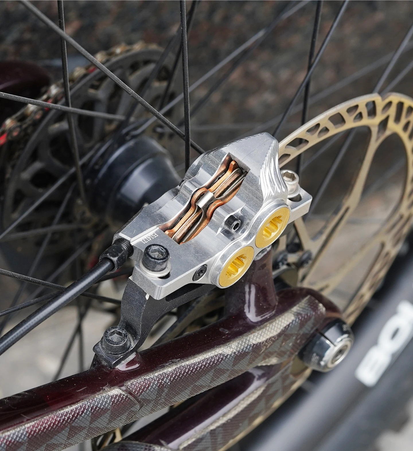 FROG WAKE F-PRO Gold / Silber / Grau / Schwarz 4-Kolben Hydraulisches Scheibenbremsen-Kit Split-Typ für SURRON LIGHT BEE, MTB, Motorrad – Detail 17