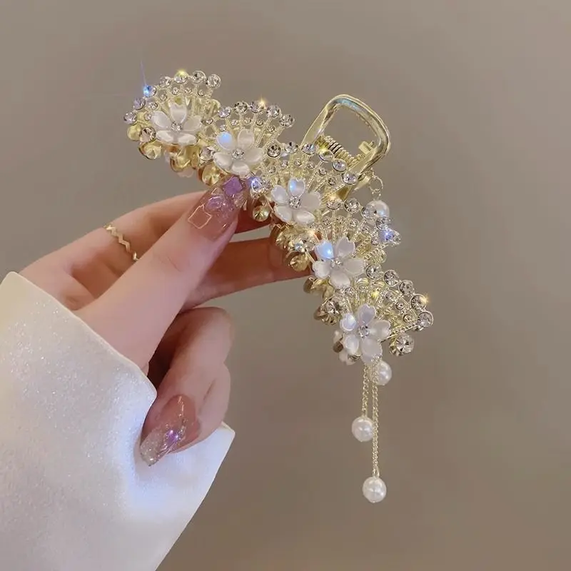 Рисунок 6 - Женские весенне-осенние новые головные уборы