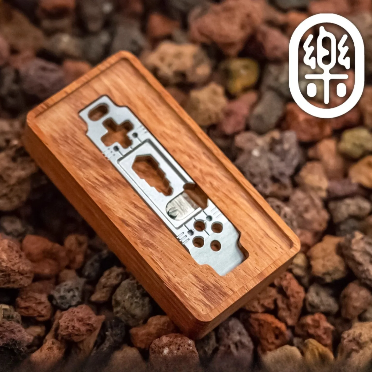 

YOLO Sword Edge Gamer Многофункциональный лом Портативная уличная игрушка для снятия стресса