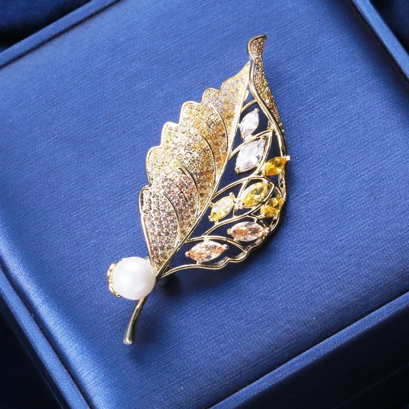 Blucome Luxury Fashion Gradient leaves Brooch Zircon Copper Pins Women's Brooch for Coat Suit Bag Hijab Jewelry New Year 