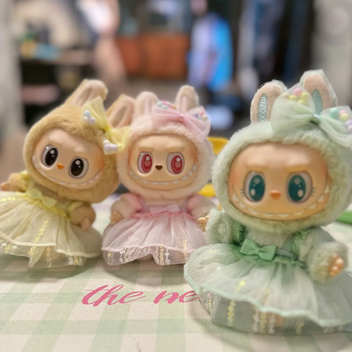 ชุดสีชมพูน่ารักชุด Labubu ตุ๊กตาเสื้อผ้าชุดอุปกรณ์เสริมตุ๊กตาเสื้อผ้าเด็กของเล่นสาวของขวัญ