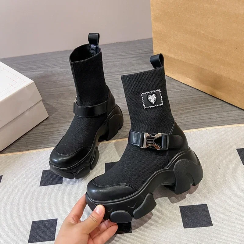 Damskie buty na platformie jesienne i zimowe oddychające wsuwane dzianinowe elastyczne buty na wysokim obcasie dla kobiet 2024