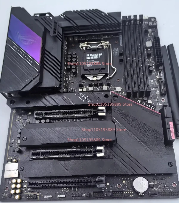 

Материнская плата ASUS ROG STRIX Z590-E GAMING WIFI поддерживает процессоры 10-го и 11-го поколений.