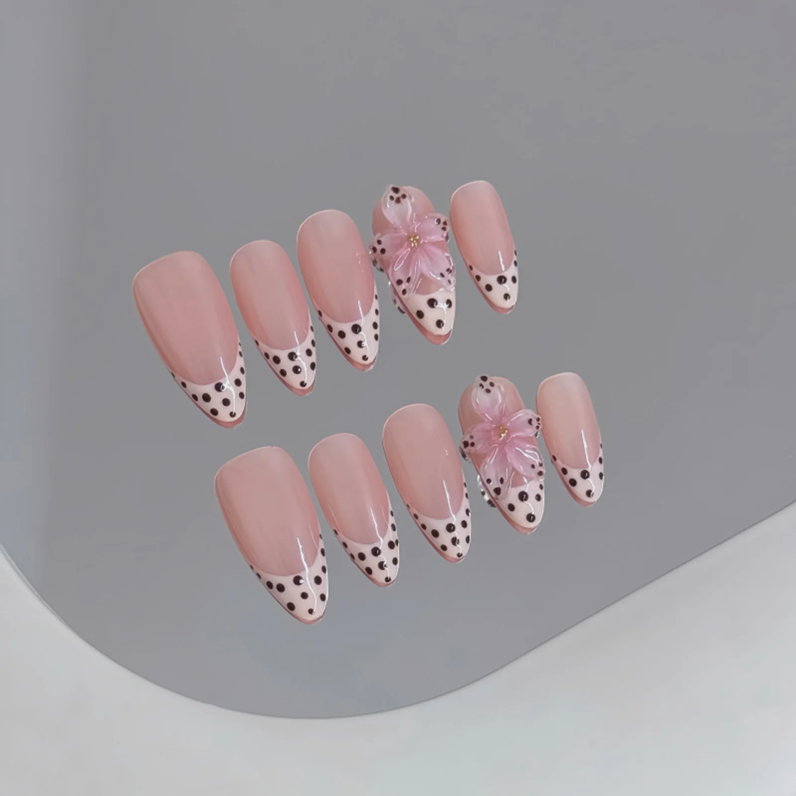 

Press On Nails 10 Pieces Sweetheart Polka Dot French Floral Elegant And Durable For Parties And Daily Use