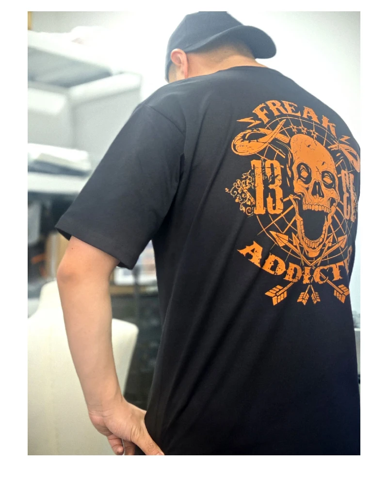 T-shirt da uomo e da donna a maniche corte stampate in puro cotone autunnale e invernale in stile fumetto scuro metallizzato per motociclette da strada