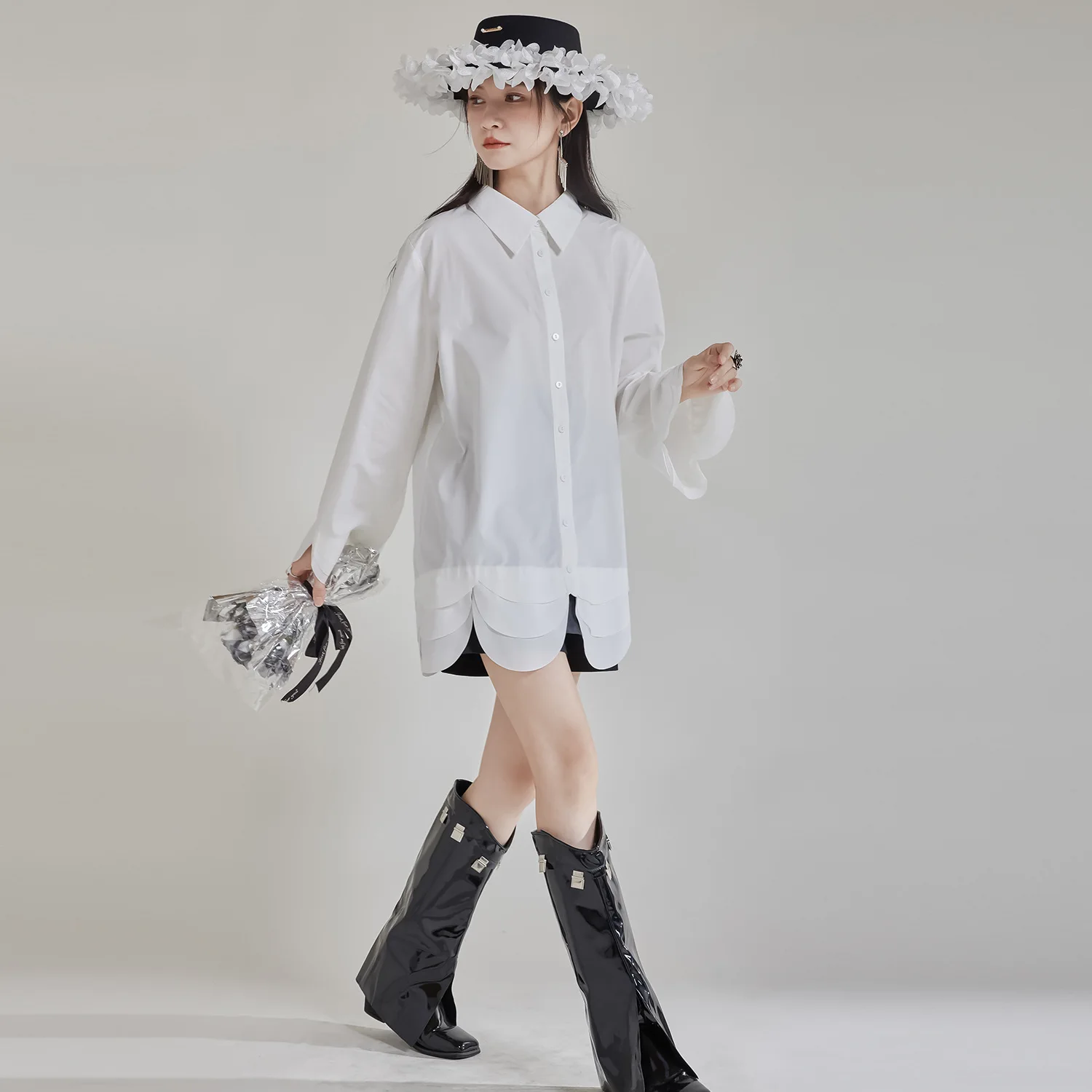 Chemise à manches pétales pour femmes, ourlet Ultra large, décoration de boutons, haut mi-long en coton, élément de mode Simple, chemise de styliste pour femmes