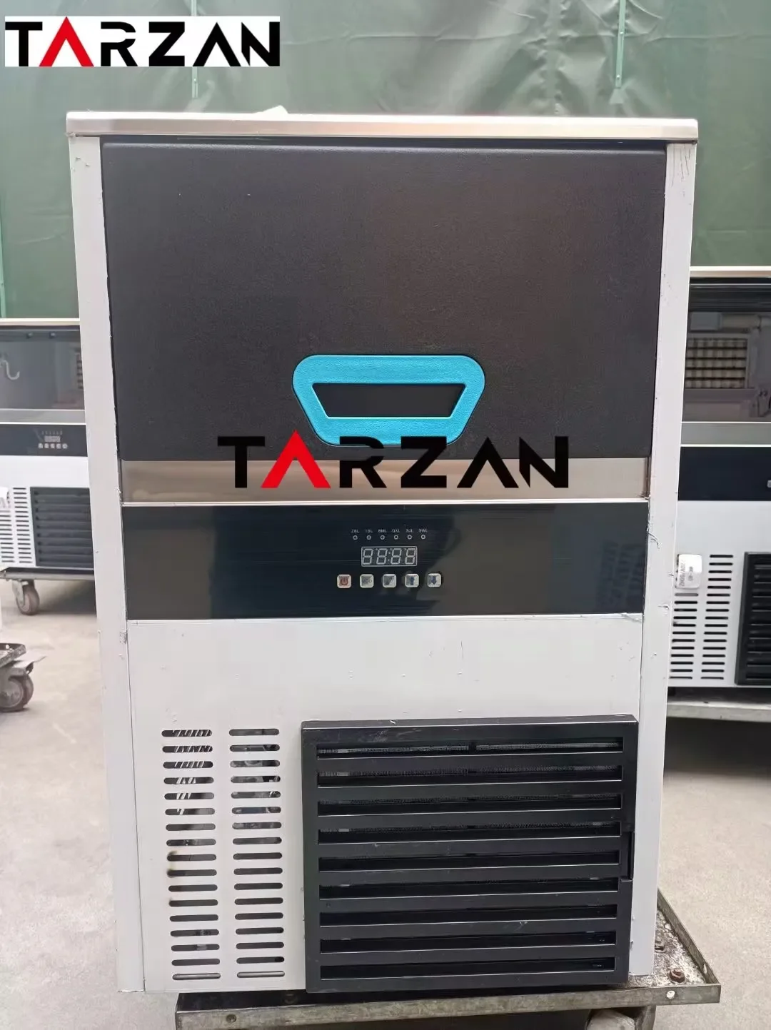 Высококачественная коммерческая машина для изготовления льда Вертикальная машина для изготовления кубиков льда для кофейни