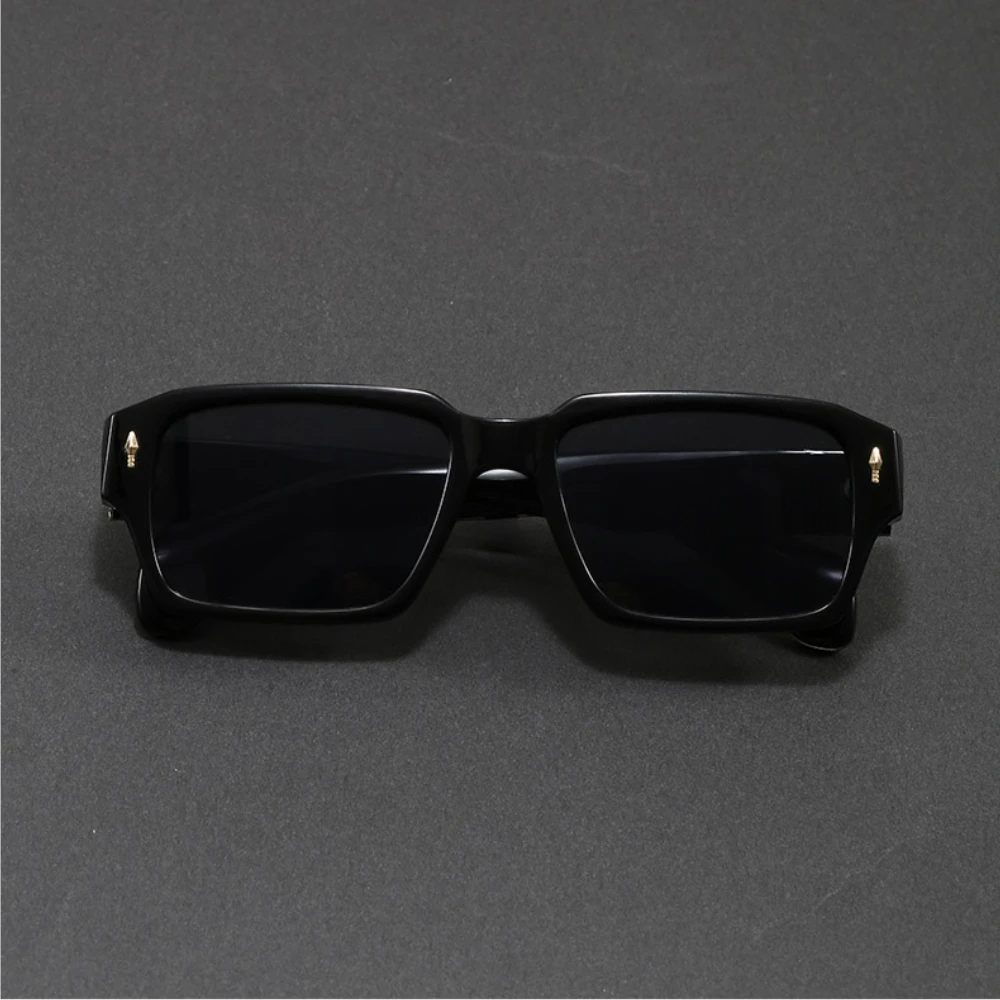 Vintage Thick Frame Sunglasses Retro Square Shades with Metal Accent Temple for Men Women Streetwear Eyewear