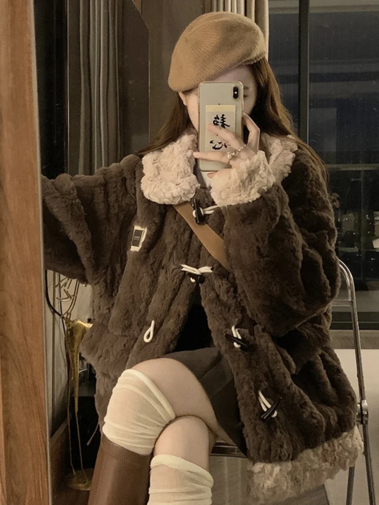 Manteau d'hiver français en fausse fourrure, couleur chocolat doux, boutons en corne, revers, mignon, chaud, décontracté, pour rendez-vous, déplacements, collège, vêtements d'extérieur