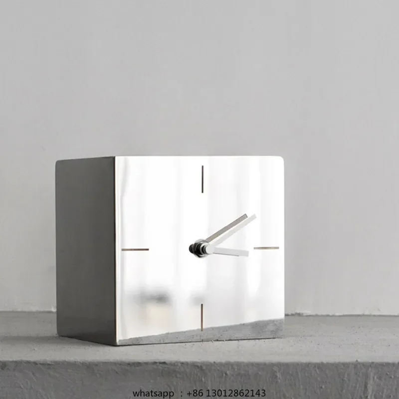 

Современные настольные часы с циферблатом из нержавеющей стали, роскошные креативные настольные украшения, прикроватные часы для спальни, украшение комнаты