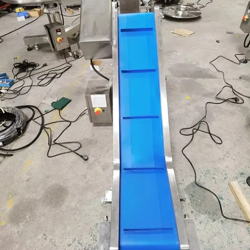 2026 Hot！ Small Portable Inclined Belt Conveyor for Food Processing Lines Mechanical Focus on Finished Products New Condition