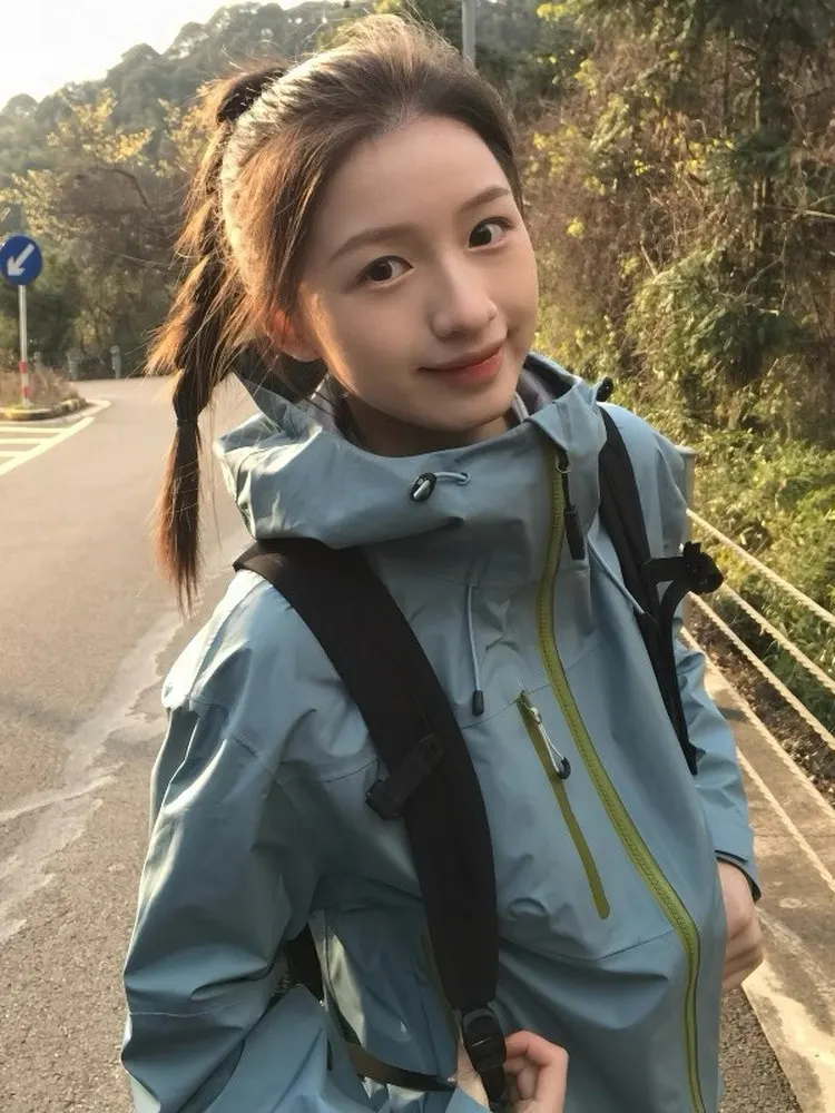 

New 2025 Men's Outdoor Windproof Waterproof Hiking Jaet Loose Fit Ox Cloth Polyester Fiber Long Sve Hooded Zipper Cl...