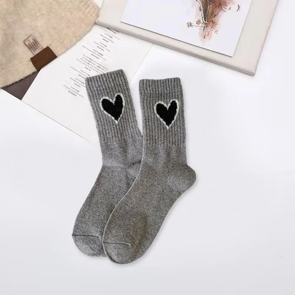 Women Mid-calf Socks Women Winter Socks Cozy Heart Print Women's Winter Socks with Anti-slip Ankle Protection Soft for Sports