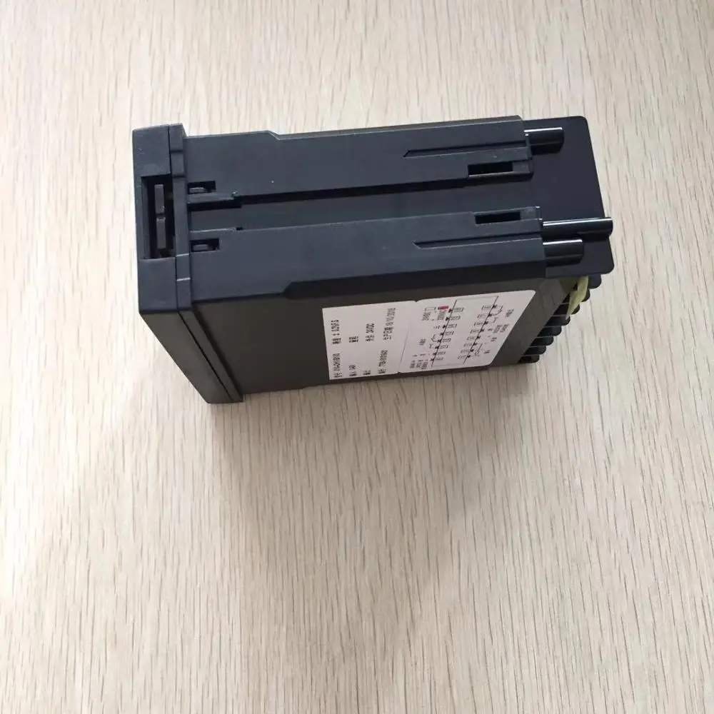 Digitale indicator met verschillende uitgangen voor positiesensor