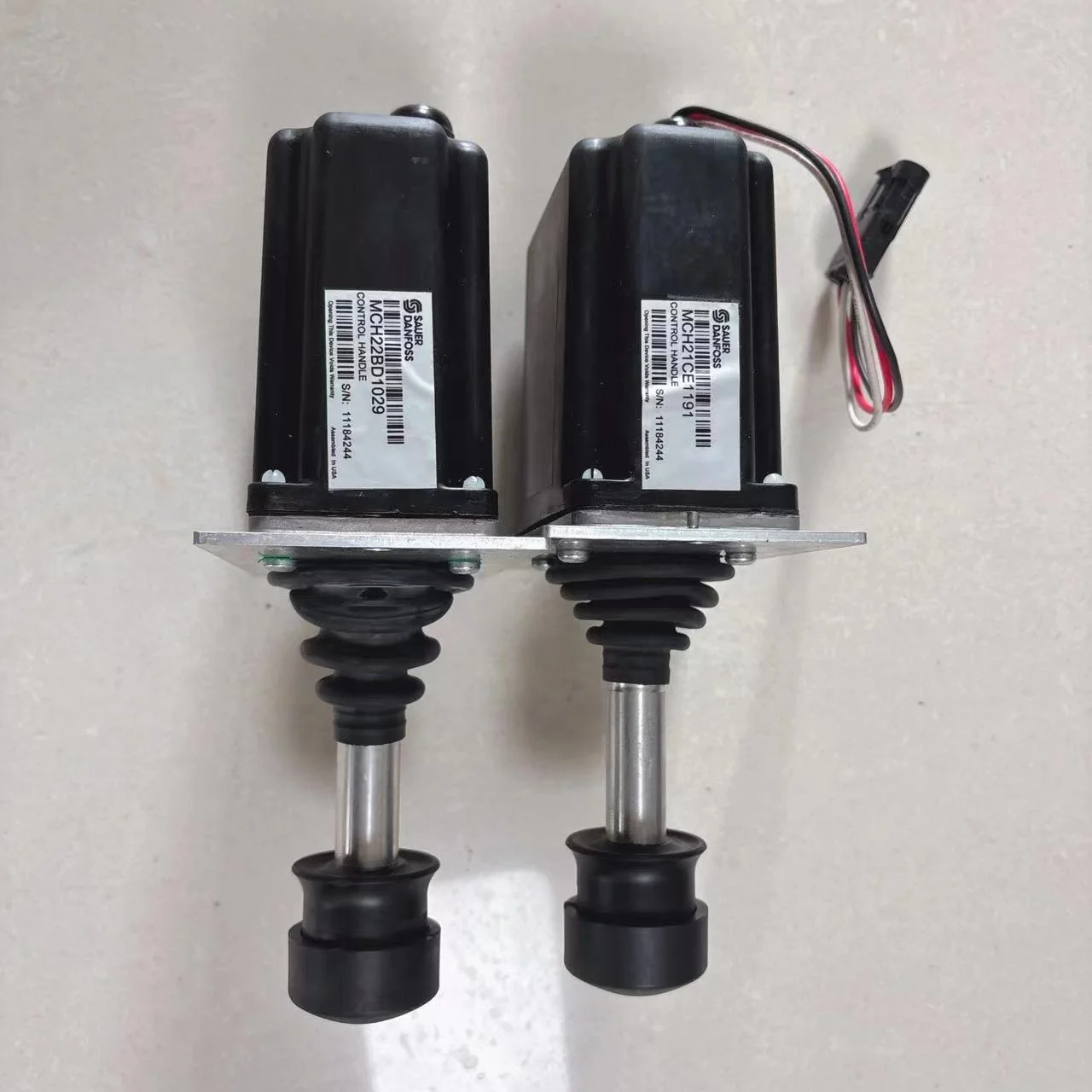 SAUER DANFOSS Control Handle MCH21CE1191 MCH22BD1029