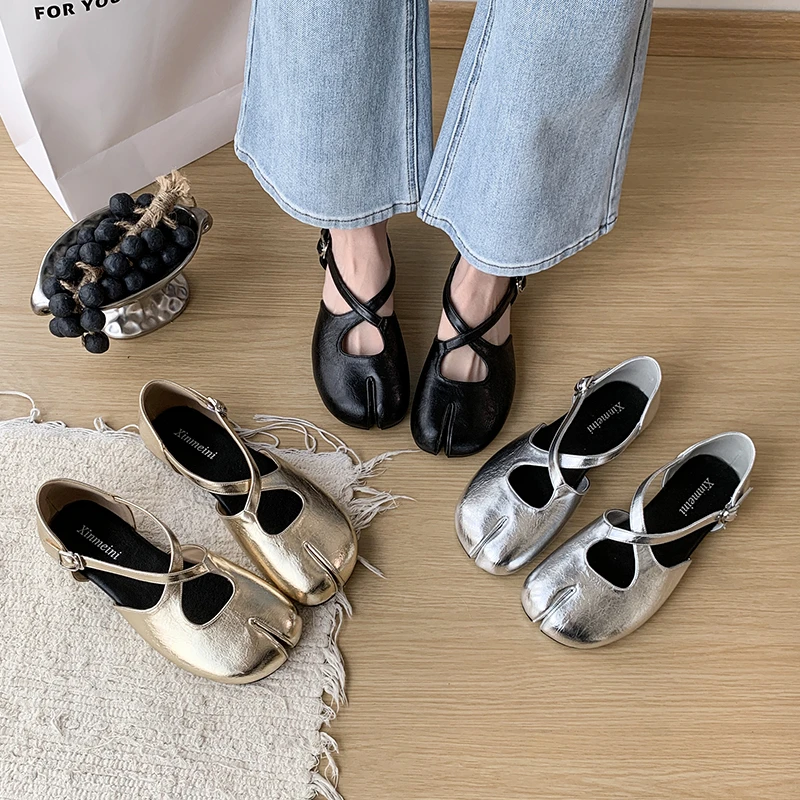 

Women Split Toe Slingback Sandals Cross Strap Buckle Design Flat Sole Anti Slip Comfort Footwear for Ladies Daily Casual Wear