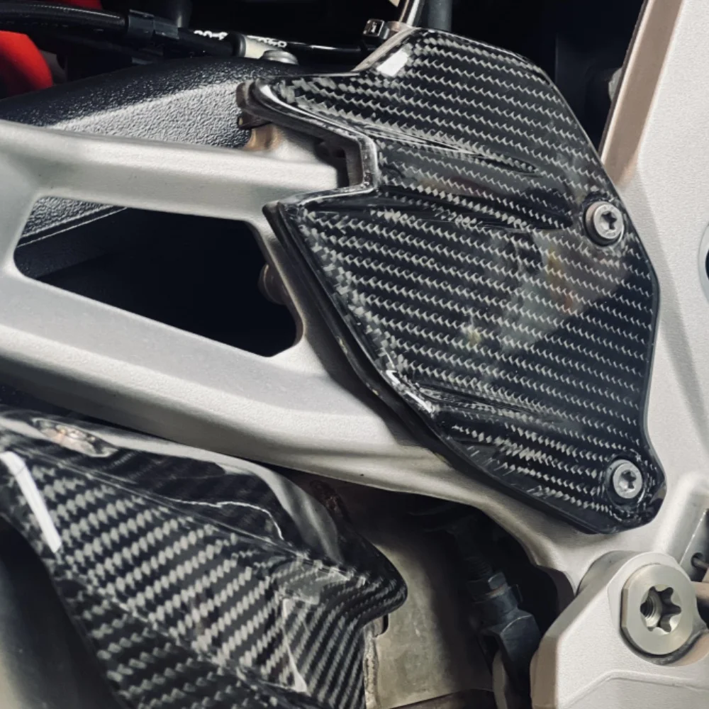 

For BMW F900 XR F900XR F 900 XR 2020 2021 2022 2023 2024 100% Carbon Fiber Heel Guards Plates Fairings Motorcycle Accessories