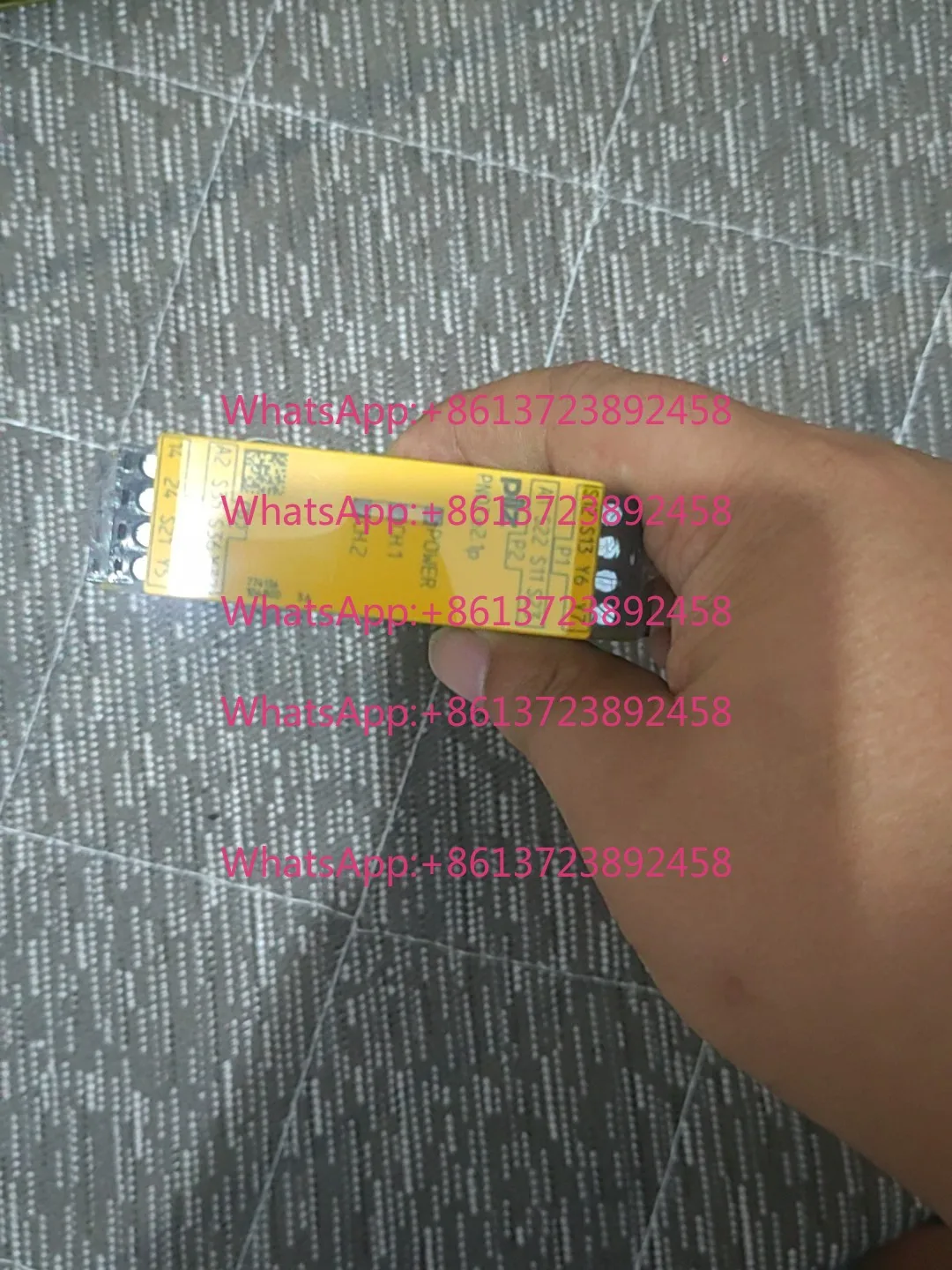PILZ Pilz safety relay PNOZ e2.1p, model 77413