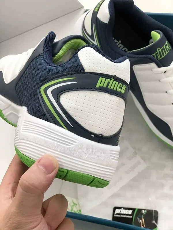 Hot New Unisex Lightweight Professional Table Tennis Shoes Couple Badminton Training Shoes Comfortable Sports Shoes Very Good