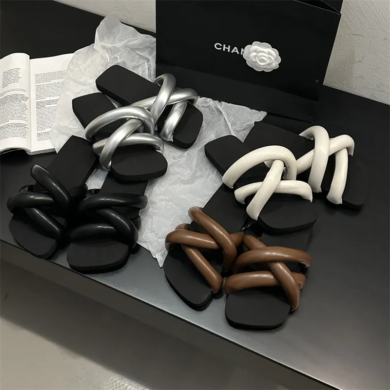 Brand Designer Slippers Summer New Flat Slippers Non-slip Fashion Silver Flip-flop Slides Beach Black Platform Open-toe Sandals