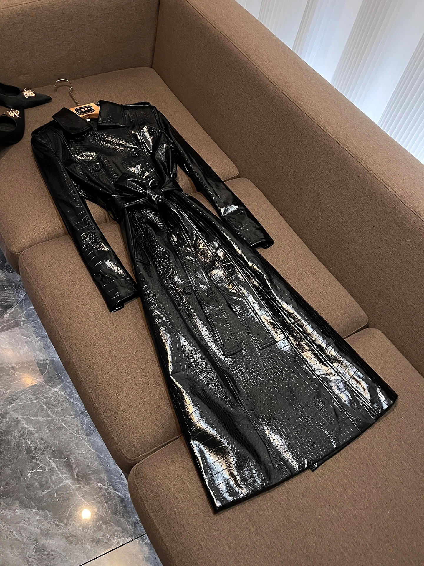 Retro Style Women's Long Leather Jacket Luxury Shiny Surface Slim Fit Double Row Buttons Waist Cinched Slimming Lightweight O...