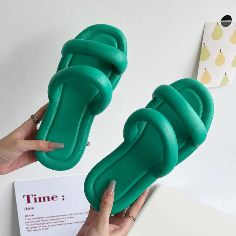 Casual Flat Bottom Anti-slip Soft Sole Comfortable Slippers Women 2023 New Simple All-match Candy Color Womens Shoes Summertime