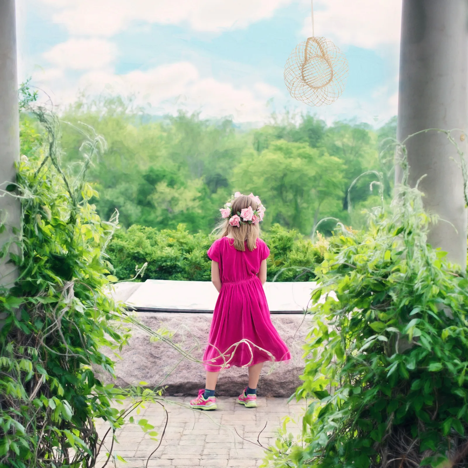 

24Pcs Mini Hats Decor Chic Small Caps Made of Premium Material for DIY Craft Projects and Festive Display Ornaments