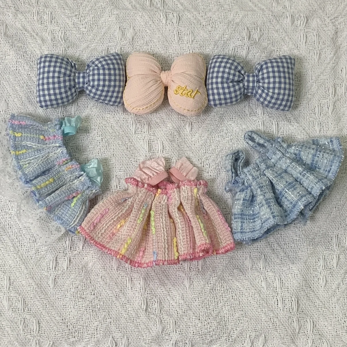 ชุดแต่งตัวตุ๊กตา LA BUBU ขนาด 17 ซม. (ตุ๊กตาไม่รวมอยู่ในชุด) ชุดคอสตูม LA BUBU, ชุดเดรสเจ้าหญิงเค้กสุดน่ารักสไตล์เรโทร LABUBU พร้อมอุปกรณ์ตกแต่ง