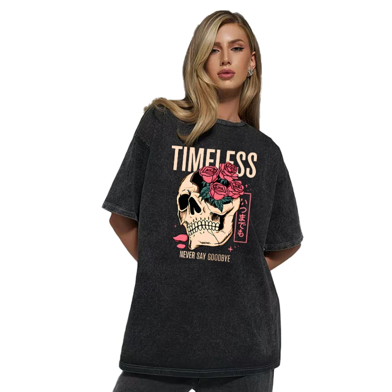 

Romantic lady's T-shirt, featuring a skull pattern and a pink rose pattern, with the words "Never Give Up" printed on the front.