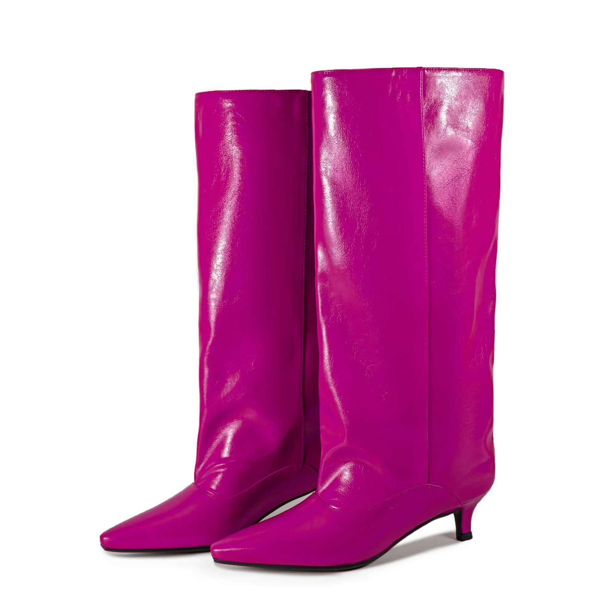 Botas altas hasta la rodilla para mujer, con punta elegante y estilizada, tacón bajo y discreto, caña suave y ligeramente arrugada, botas largas de fácil calzado, ideales para los conjuntos de otoño.