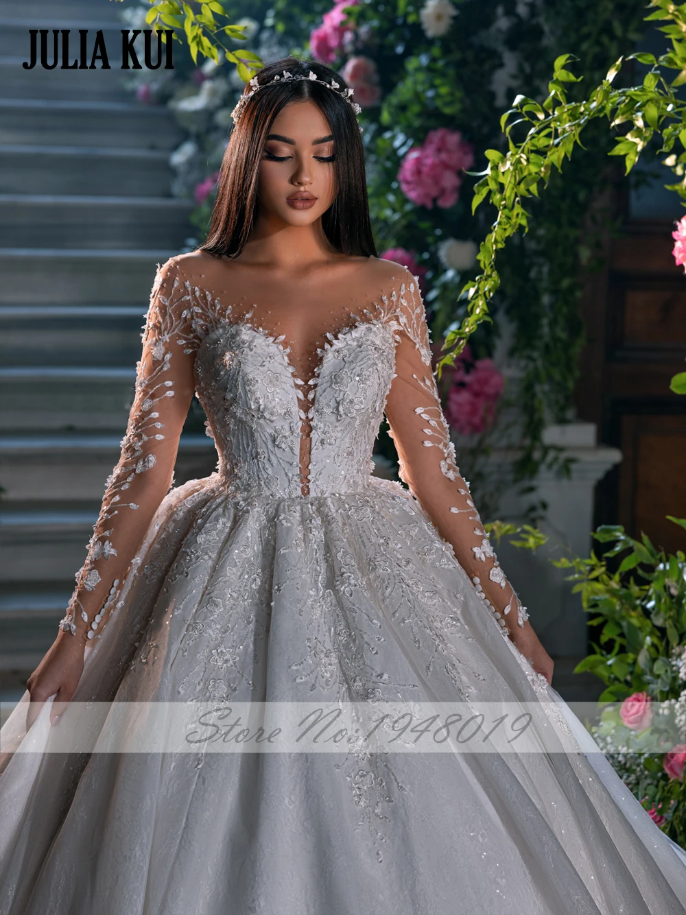 Julia Kui Custom Made Chic Lace Full Sleeves Ball Gown Wedding Dresses Beading Pearls Appliques Sweetheart Bridal Skits