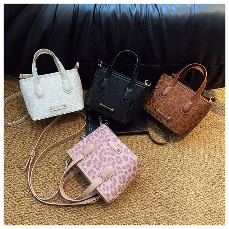 

Luxurious Sophisticated Shoulder Bag Underarm Crossbody Luxury Dinner Party 2025 New Model Exquisite Glamorous Chic Timeless