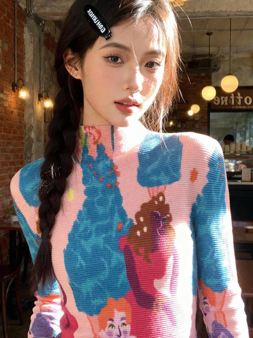 Slimming Effect Long Sleeve Pleated Base Shirt Three Houses Style Cartoon Design Polyester Fiber Printed T-shirt for Women