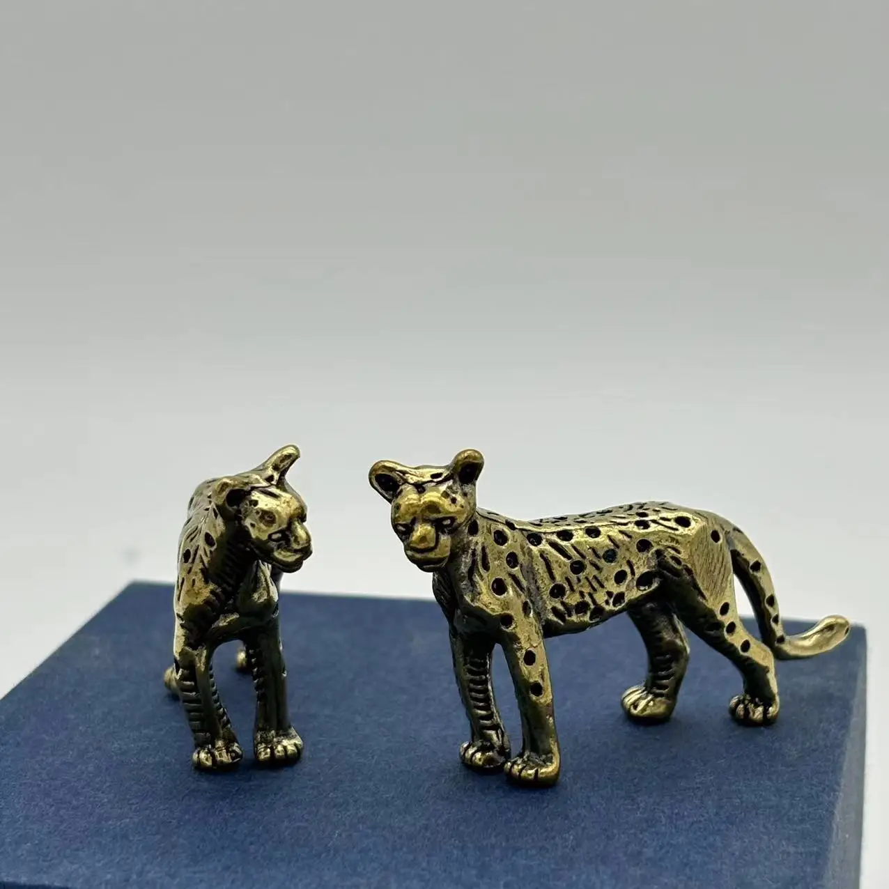 

Copper Brass Mini Cheetah Antique Bronze Decor Figurines For Interior Decoration Desktop Ornament Pure Copper Miniatures Statue