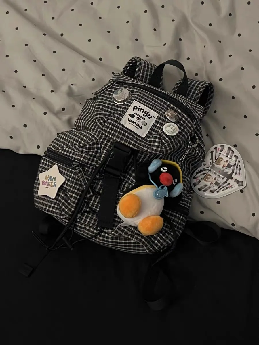 vanwalk-runaway-casual-flip-cover-travel-backpack-for-women-vintage-american-style-no-waterproof-features-travel-scene