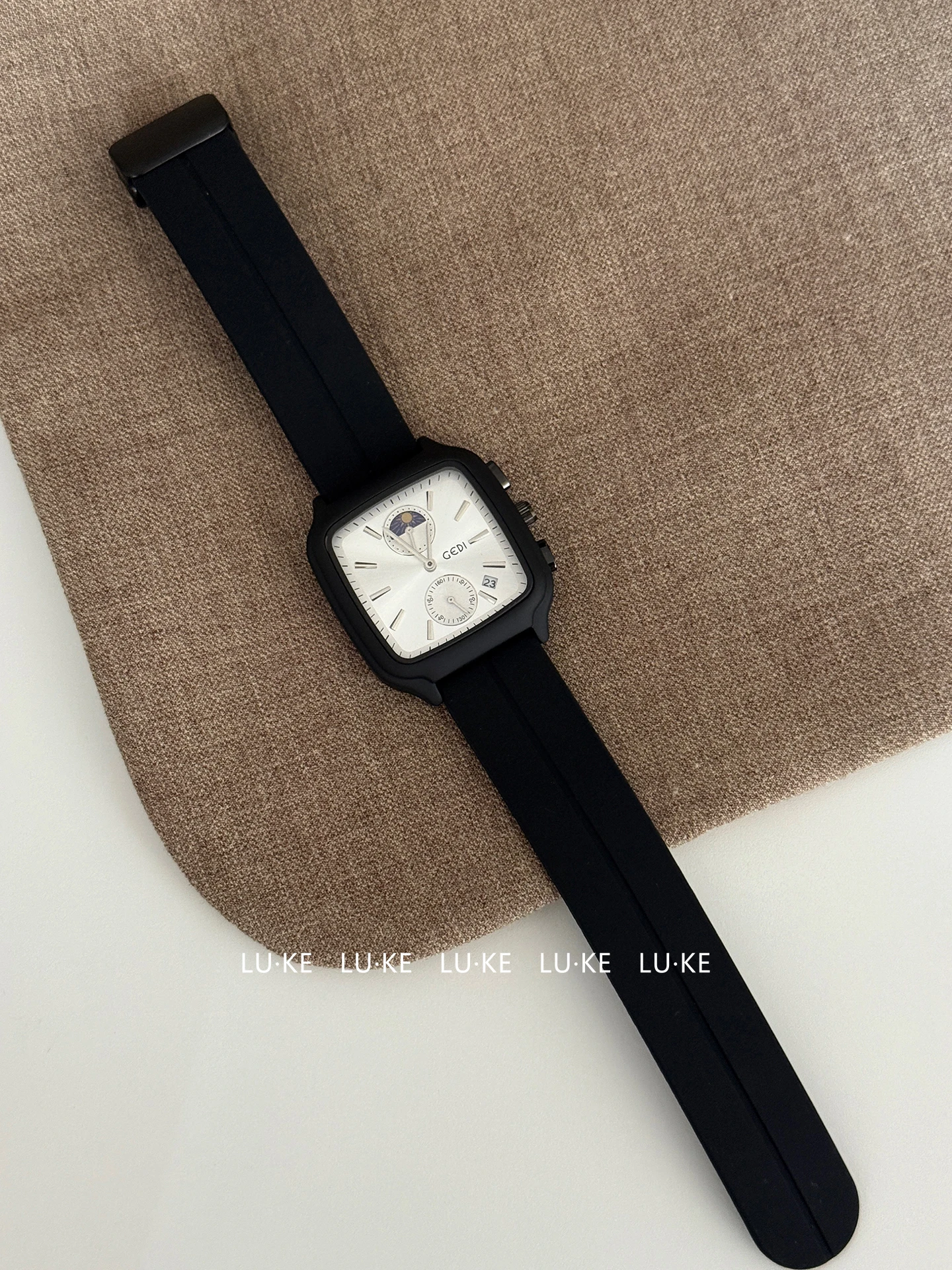 ساعة نسائية من السيليكون المغناطيسي باللونين الأبيض والأسود الأكثر مبيعًا لعام 2025، كوارتز كاجوال، ساعة نسائية فاخرة أصلية، هدية نسائية #4