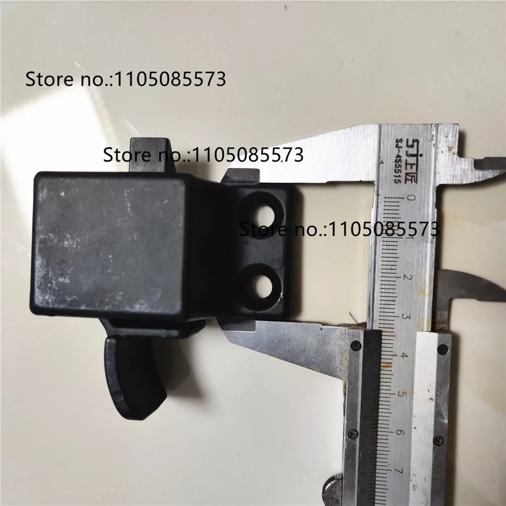 1pair  PC56-7 60-8 70-8 Front windshield lock window latch