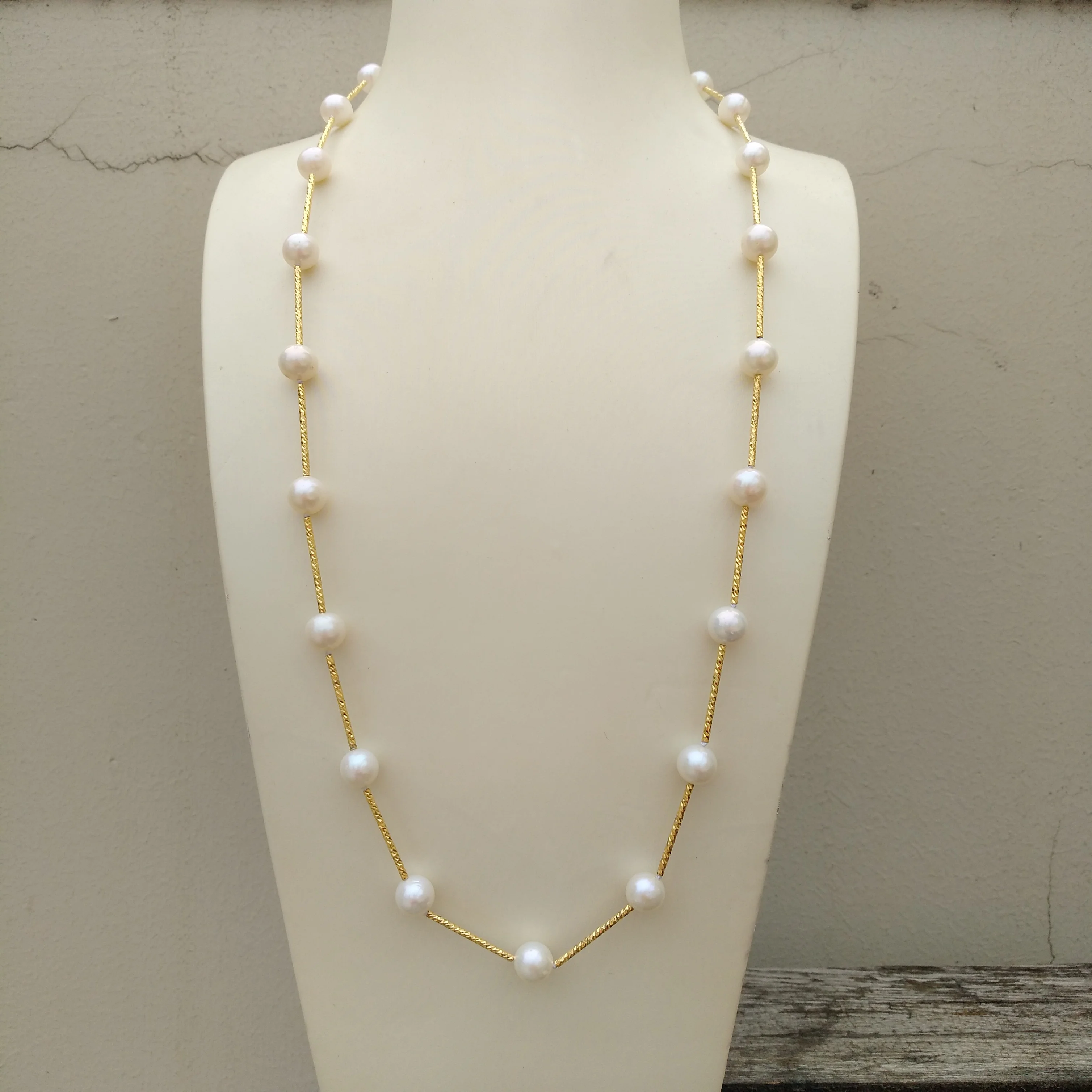 

Beautiful Design 8-9mm AAA South Sea White Round Pearl Necklace 22in &Suitable for any occasion&Accept Customization