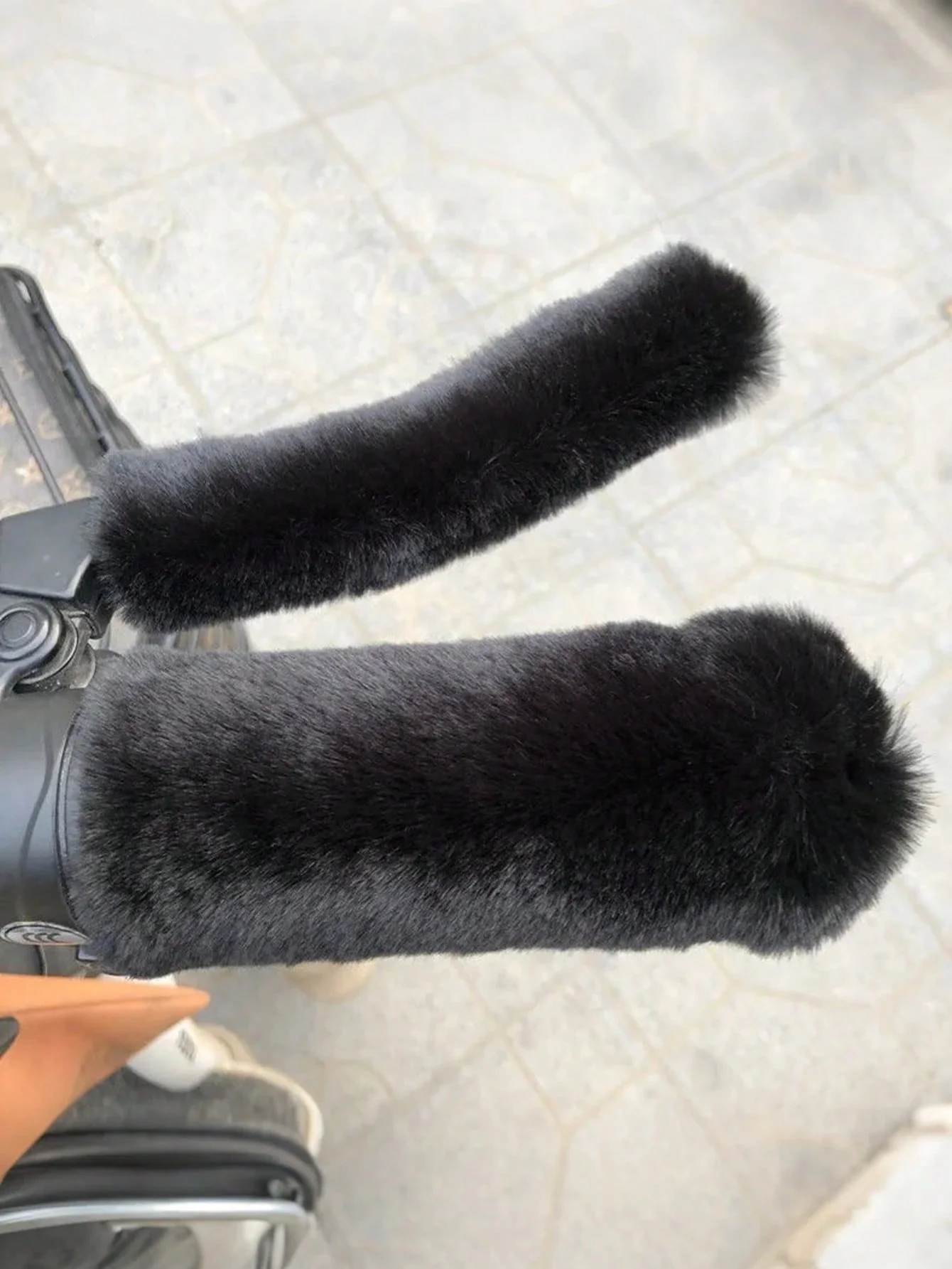 

4 шт./2 пары чехлов на руль мотоцикла, толстый искусственный мех, зимняя теплая, мягкая уютная, эластичная посадка, простота установки, нескользящая термобелье,