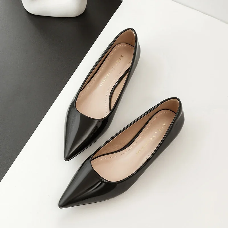 Fashion OL Nude Color Pointed Flat Shoes Women Patent Leather Korean Version of The Wild Sexy Elegant Simple Ladies Work Shoes