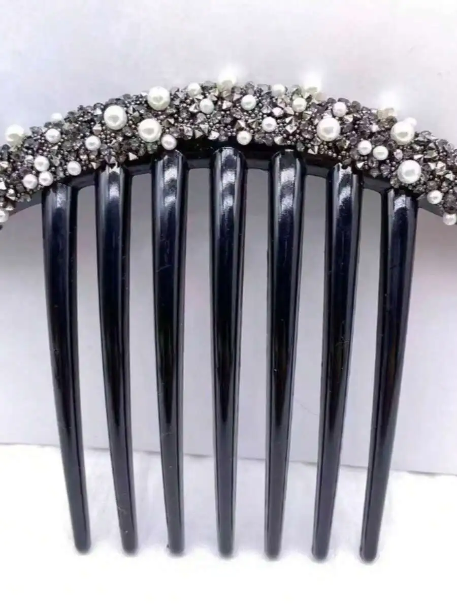 

Black 7-Tooth Hair Comb With Pearl And Rhinestone Embellishment Elegant Accessory