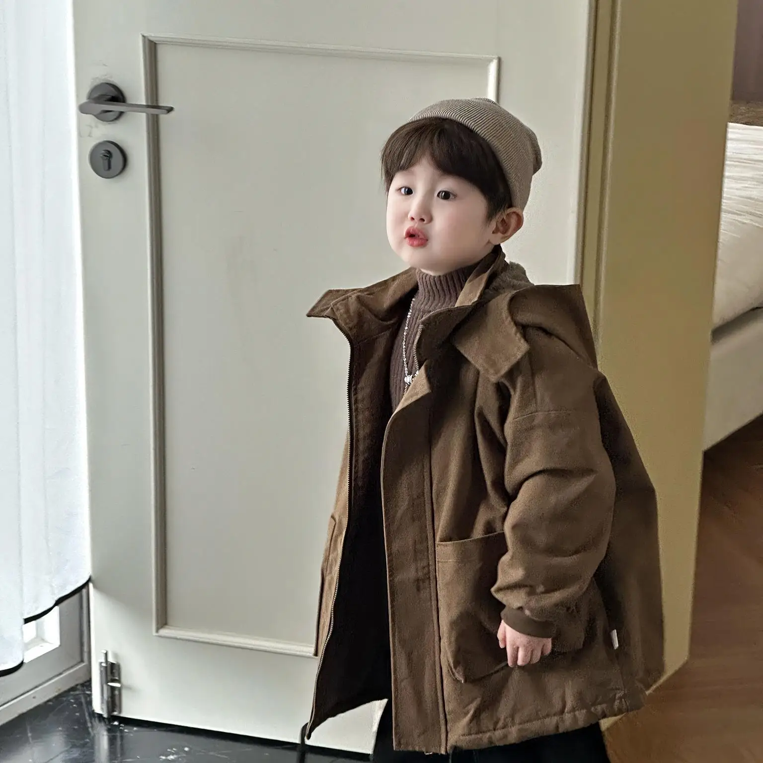 Erkek Ceket Yeni Kore Versiyonu Sonbahar 2024 Erkek Artı Polar Kalınlaşmış Pasta Üstesinden Gelmek Basit Sıcak Pamuk-yastıklı Giysiler Ceket