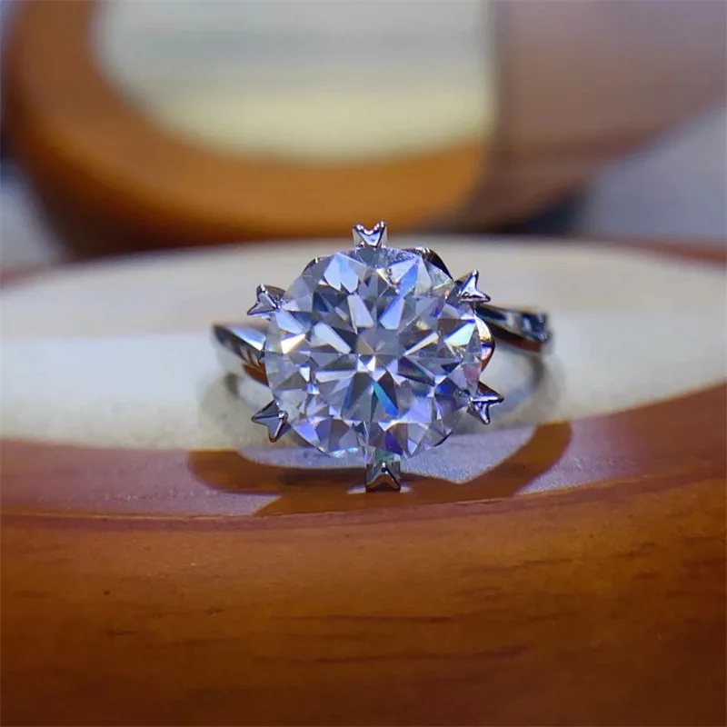 

Unique Moissanite PT950 Platinum 5 Carat Classic Twisted Arm Ring for Women, personalized high-end jewelry for collection