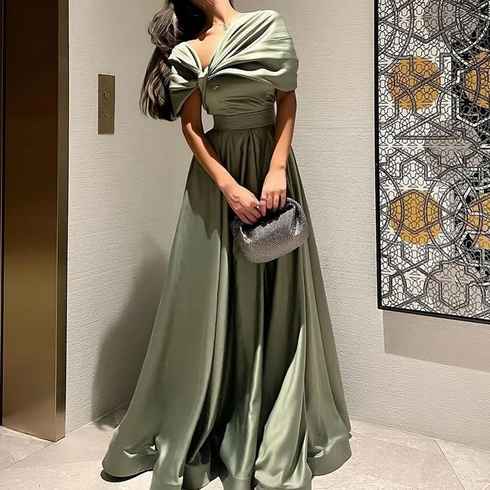 

Classic Celebrity Dress Off the Shoulder Floor Length Satin Straight Pleats Solid Color Sweep Train Bespoke Occasion Gowns 2024