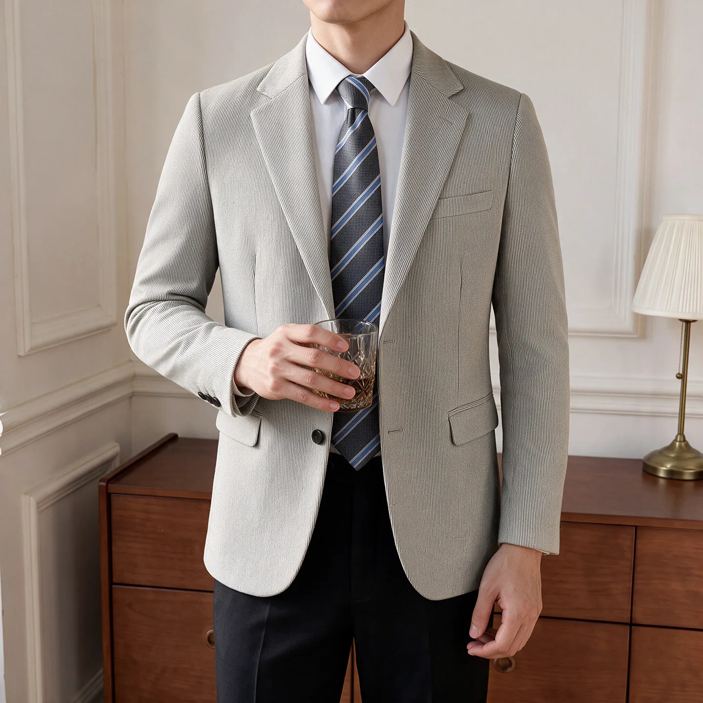 High-Quality Fashionable Retro Texture Vertical Stripe Suit Lightweight Business Commute Simple Casual Men's Suit