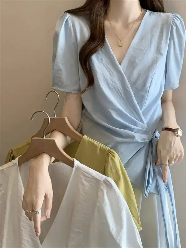 

Retro V-ne ort Sve Women's irt Slimming Waist Design Summer New Sle Faionable Versatile Top Korean Loose Fit