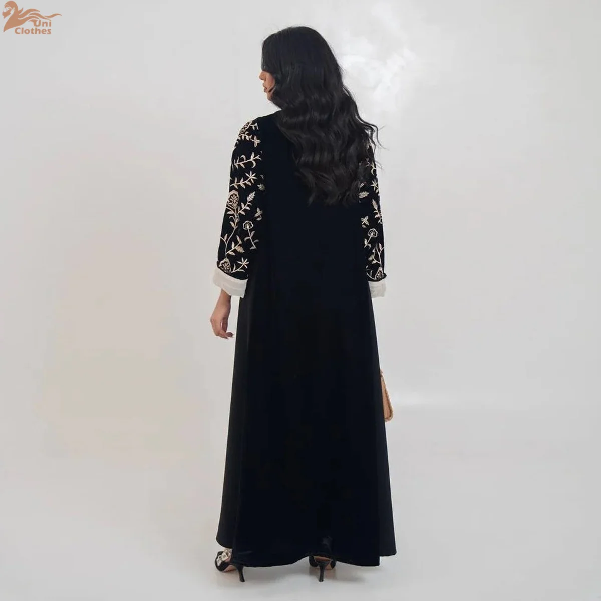 2026 Floral Embroidery Velvet Dubai Kimono Abaya Dress Luxury Ramadan Saudi Arabia Women Modest Cardigan Islam Turkey Plain Robe