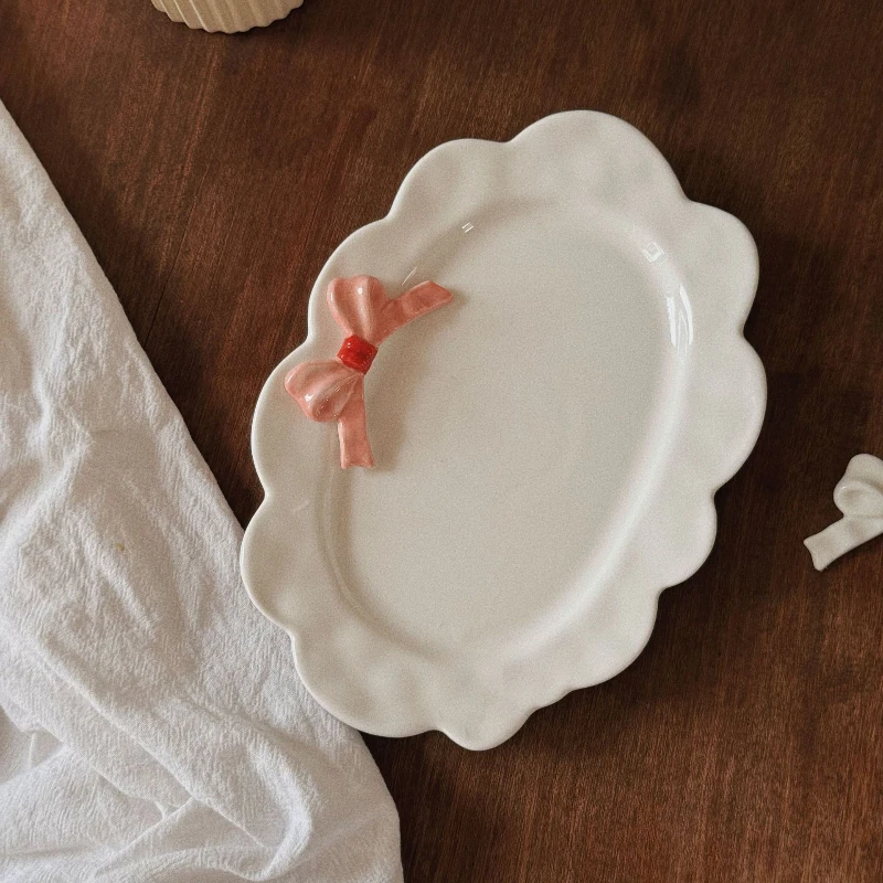 

Подарок на день рождения, корейская милая керамическая тарелка с бантом, украшение для гостиной, стола, тарелка с фруктами, тарелка для хранения ювелирных изделий в форме сердца для девочек