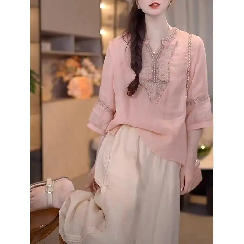 New Chinese Style Women's Shirt Summer Thin Embroidered Loose Top Vintage Design Breathable Moisture Wicking Anti-Wrinkle