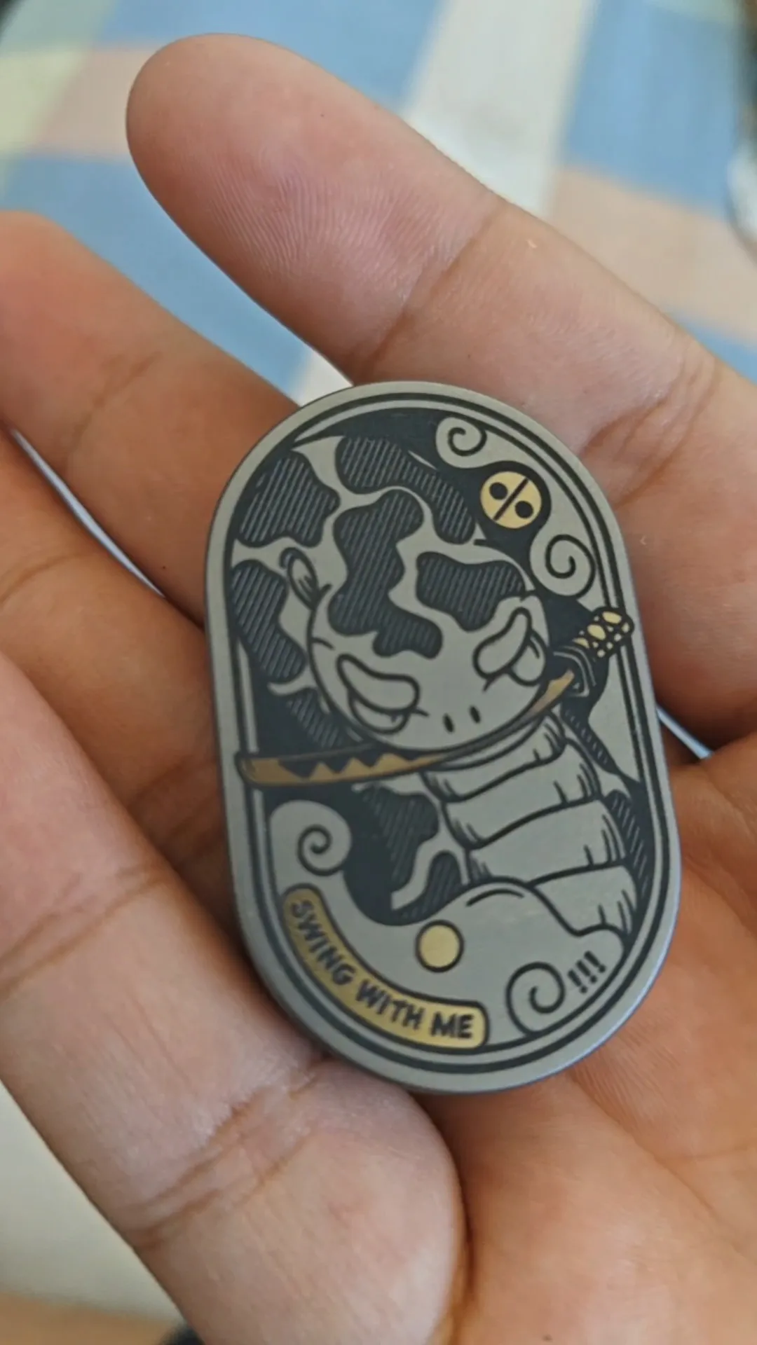 Titanium alloy EDC push card, cat god rhythm pro shake, strong metal texture, fine carving,
